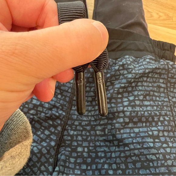 Lululemon Hotty Hot Shorts | Women’s Size 10 - Picture 8 of 8